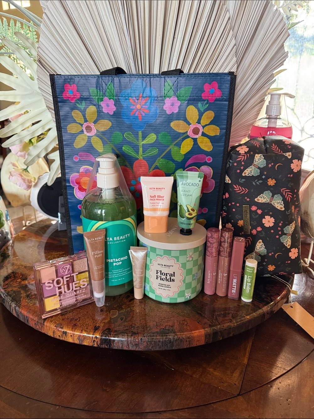 Ulta Beauty 13 Pc Floral Fields Candle, Pistachio Pop Wash Gift Set